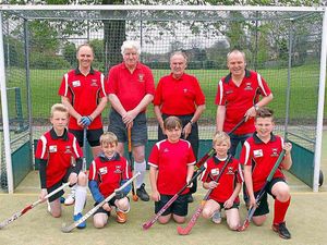 Supporting image for story: Old Wulfs are a true family club for hockey