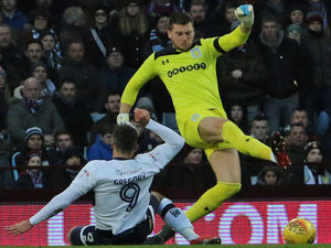 Supporting image for story: Aston Villa goalkeeper Sam Johnstone waiting on future after Manchester United contract is extended
