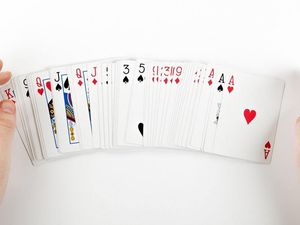 Supporting image for story: Literally anyone can do this cool card trick thanks to some simple maths