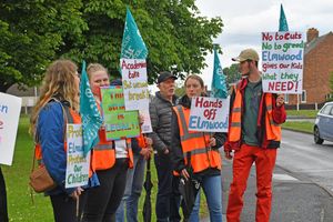 Elmwood School staff and NEU representatives at the picket line ahead of the governor's decision on Thursday