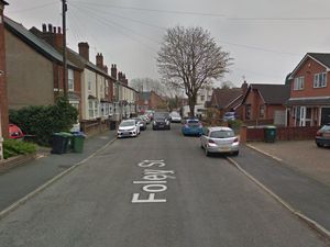 Supporting image for story: Woman threatened with knife in attempted car jacking 