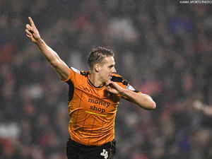 Supporting image for story: Wolves boss Paul Lambert is getting the best out of me says Dave Edwards