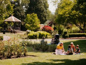 Supporting image for story: Families make the most of latest scorching Sunday with good weather set to stay