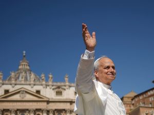 Supporting image for story: Pope criticises nationalism and prays for reconciliation