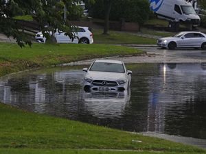 Supporting image for story: Thunderstorms and heavy showers strike parts of UK
