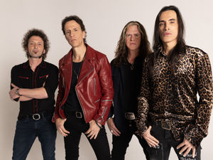 Supporting image for story: More Than Words rockers Extreme set for Wolverhampton show