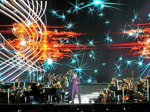 Supporting image for story: George Michael at Birmingham LG Arena - review and pictures