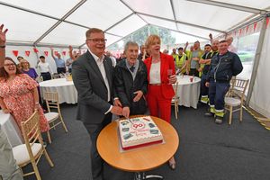 L-R: Mark Pickard, Mike Hathaway, aged 82, and Wendy Morton MP at Altrad RMD Kwikform, Aldridge