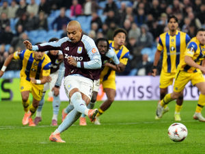 Supporting image for story: Aston Villa 2 Maccabi Tel Aviv 0: Dutch duo on target for Unai Emery's team