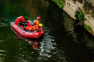 West Mercia Search & Rescue search the River Severn in Shrewsbury 