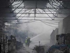 Supporting image for story: West Bromwich warehouse destroyed by fire