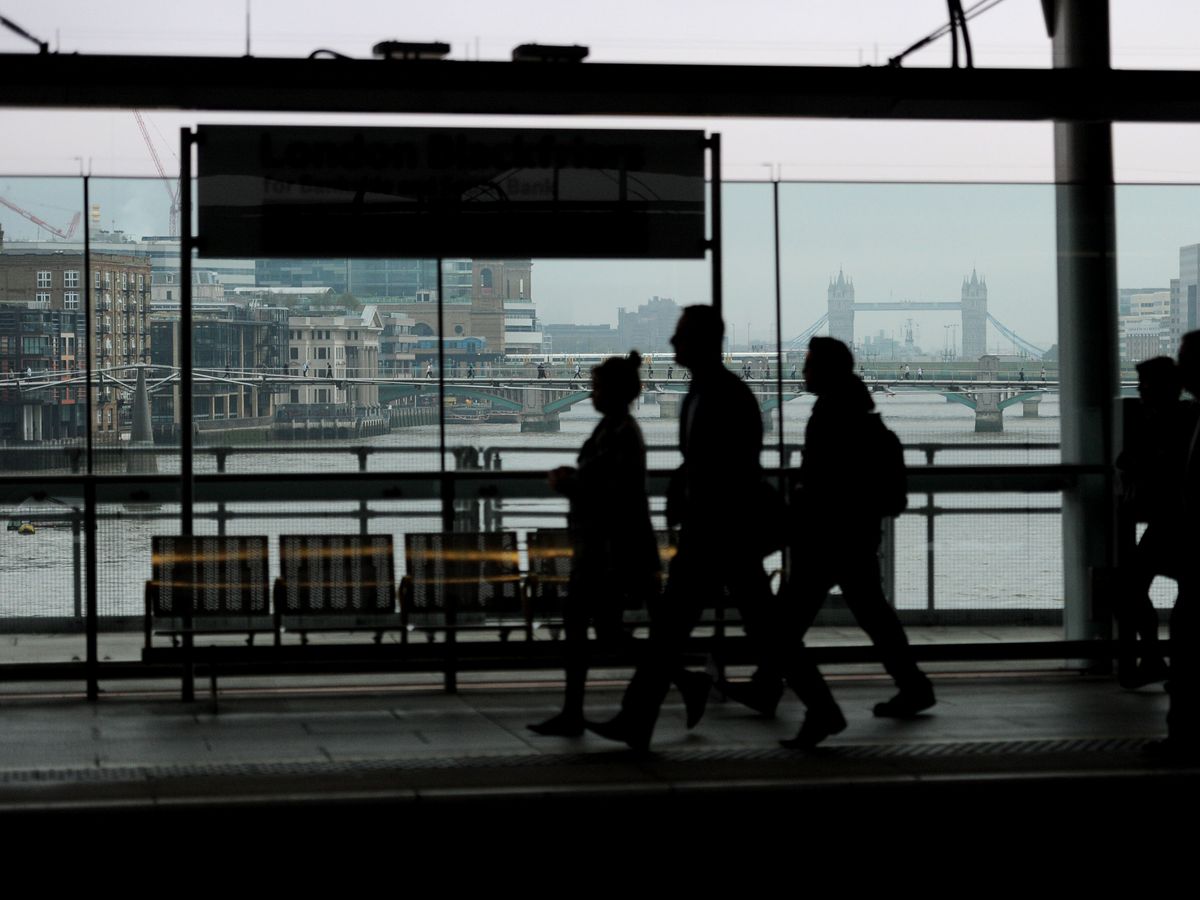 UK unemployment remains at four-year-high as job vacancies shrink