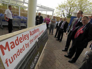 Supporting image for story: Prescott hits town