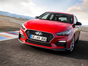 Supporting image for story: Hyundai i30 N Line trim adds spice to standard hatchback