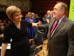 Supporting image for story: Government issued contempt of court warning over Sturgeon investigation ruling