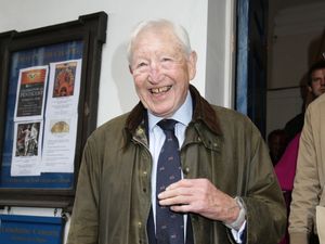 Supporting image for story: Tributes paid as journalist and TV presenter Sandy Gall dies aged 97