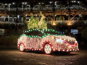 Supporting image for story: Nissan transforms Leaf into Christmas tree powered by regenerative energy
