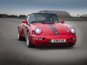 Supporting image for story: Everrati electric Porsche 911 brings plug-in performance