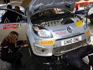 Supporting image for story: Hundreds at Welshpool's Bulldog International Rally