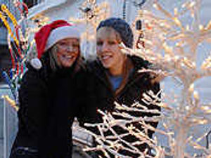 Supporting image for story: Wine and song for festive market