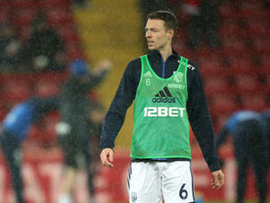 Supporting image for story: Arsene Wenger: No agreement with West Brom for Jonny Evans