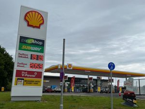 Supporting image for story: First Shropshire petrol station seen charging £2 a litre as drivers plan fuel protests