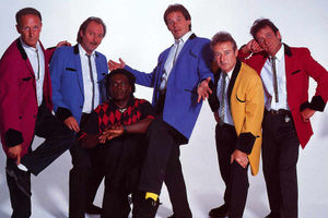 Supporting image for story: Review: Showaddywaddy, Wulfrun Hall