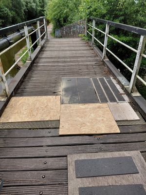 Whieldon Road towpath bridge deck