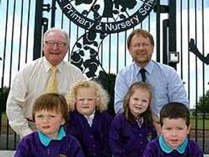 Supporting image for story: Pupils celebrate as £4m Oakmeadow School opens