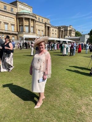 Mrs. Ferron-Evans to rear of Buckingham Palace