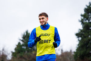 WOLVERHAMPTON, ENGLAND - DECEMBER 17: Santiago Bueno of Wolverhampton Wanderers reacts during a training session at Sir Jack Hayward Training Ground on December 17, 2025 in Wolverhampton, England. (Photo by Brett Patzke - WWFC/Wolves via Getty Images)