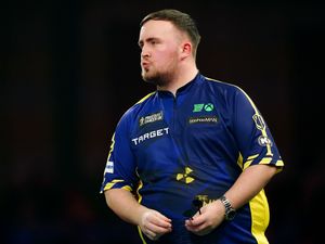Supporting image for story: Luke Littler suffers quarter-final exit as Stephen Bunting wins Bahrain Masters