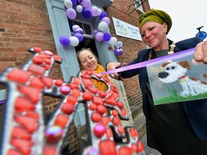 Supporting image for story: Mayor gets arty at new Bridgnorth studio