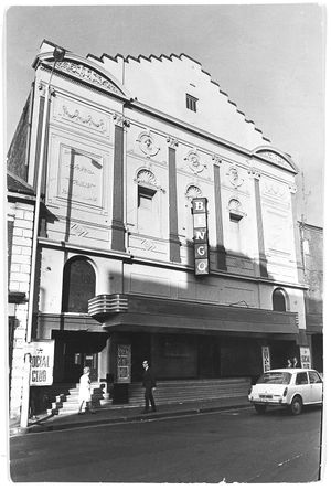 Star Bingo, Bilston Street, Wolverhampton. November 2, 1971: Formerly the Clifton Cinema, the Star Associated company was due to be taken over by British Lion. The photograph shows the front of the building with signs for "Bingo" and "Social Club."