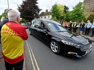 Supporting image for story: Nigel Pearson funeral: Family, friends and public pay respects to sports broadcaster