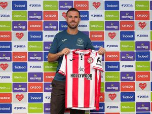 Supporting image for story: Jordan Henderson completes free-transfer switch to Brentford