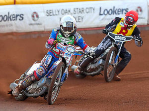 Supporting image for story: Heathens score vital win over co-tenants