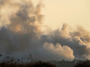 Supporting image for story: Israeli airstrike hits school sheltering people in Gaza, killing at least 30