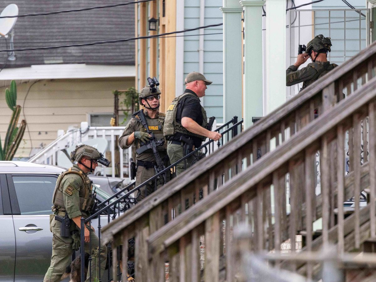 Three more of 10 escapees from New Orleans jail captured, leaving two on run
