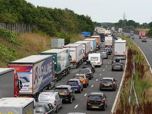Supporting image for story: Major congestion expected today with AA issuing first 'amber traffic warning'