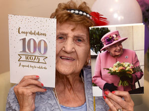 Supporting image for story: Phyllis marks her 100 years with 1920s party