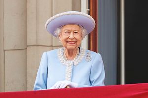 The Queen smiles for the crowds at the start of the jubilee celebrations 