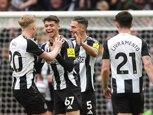 Supporting image for story: Newcastle resist Nottingham Forest fightback to triumph in seven-goal thriller