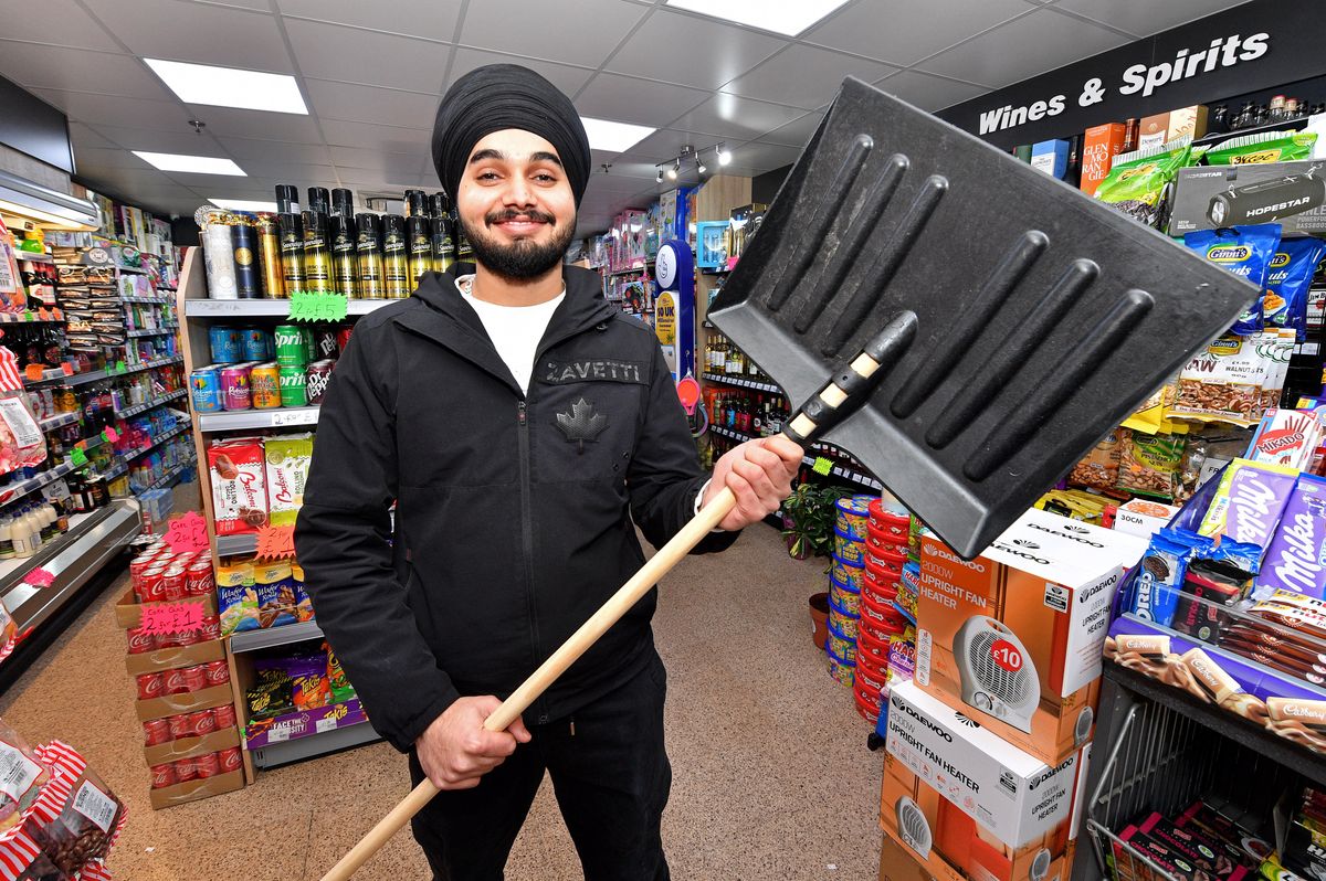 Storm Goretti in the West Midlands - latest updates as schoosl announce closures and trains cut services