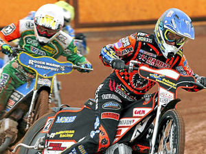 Supporting image for story: Wolves deft the experts to top the Elite League