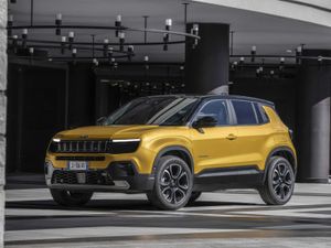 Supporting image for story: Jeep announces further details about new electric Avenger SUV