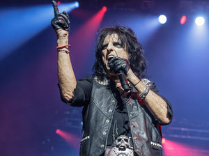 Supporting image for story: Alice Cooper to play Birmingham show