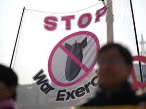 Supporting image for story: North Korea fires several ballistic missiles into sea