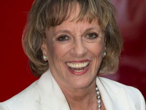 Supporting image for story: Starmer ‘pleased’ to keep promise to Esther Rantzen on assisted dying vote