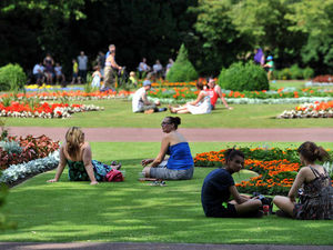 Supporting image for story: Poll: Are you loving or loathing the heatwave?